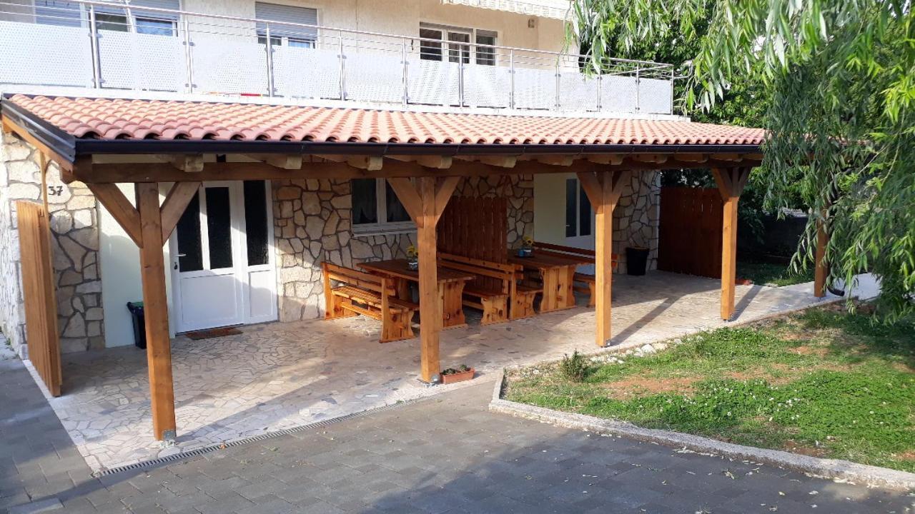 קוסטרנה Apartments Roko מראה חיצוני תמונה