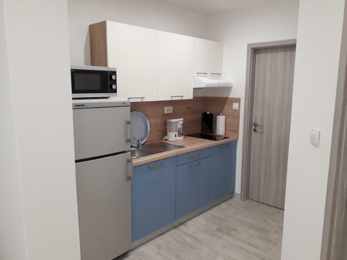 קוסטרנה Apartments Roko מראה חיצוני תמונה