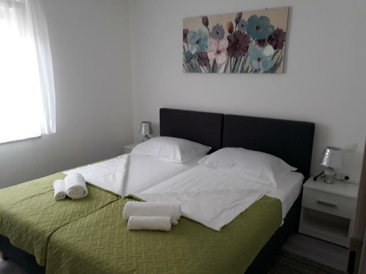 קוסטרנה Apartments Roko מראה חיצוני תמונה