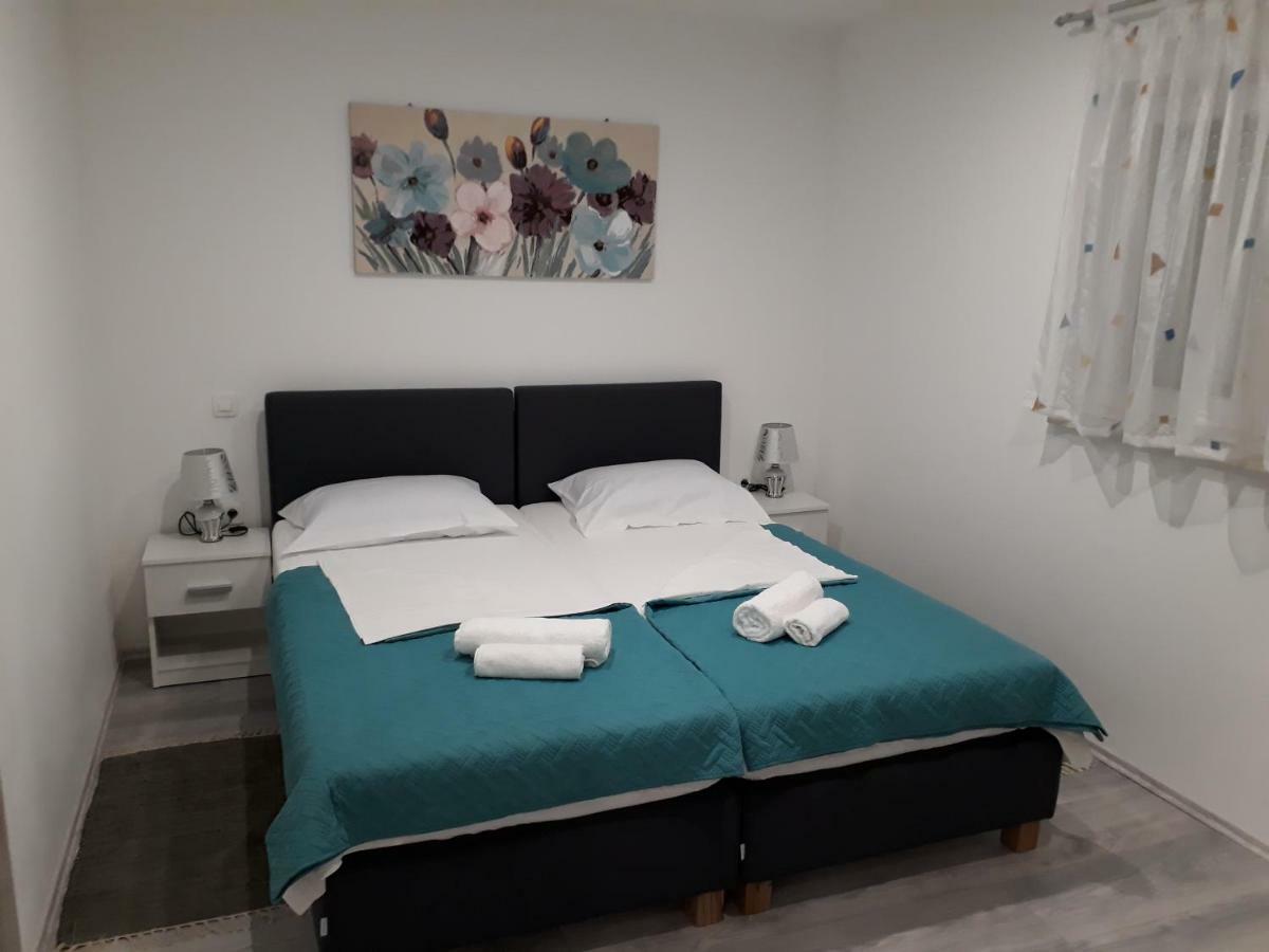 קוסטרנה Apartments Roko מראה חיצוני תמונה